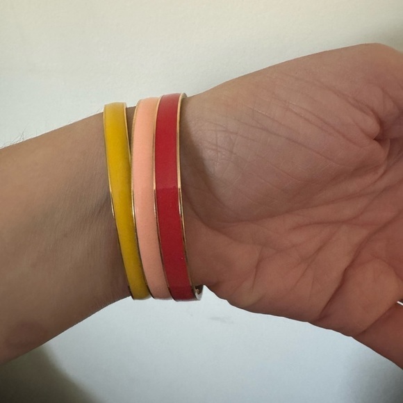 Multicolored pink, red and yellow gold toned costume bracelets - Picture 5 of 7